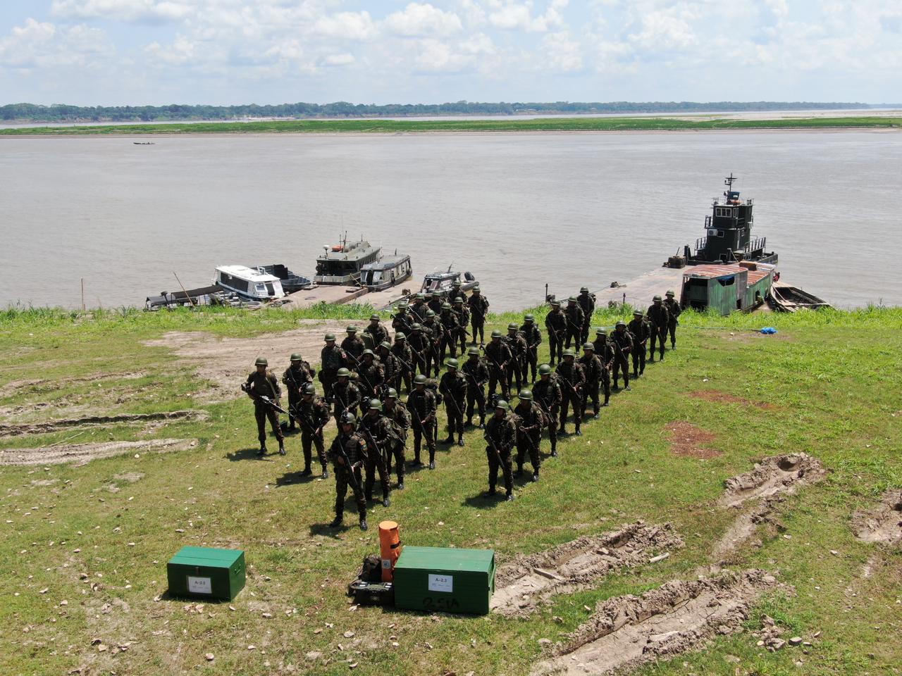 Exército Brasileiro intensifica combate a crimes na fronteira